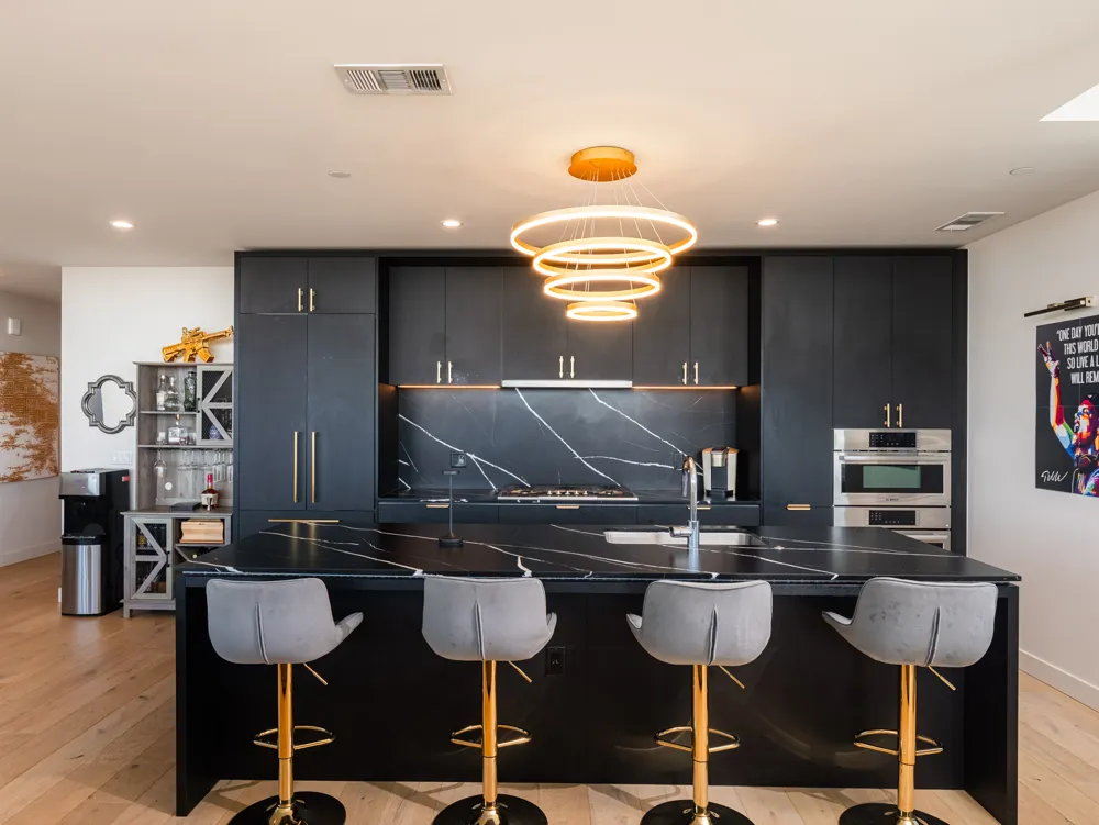 44 East Avenue #3707 Austin, TX 78701