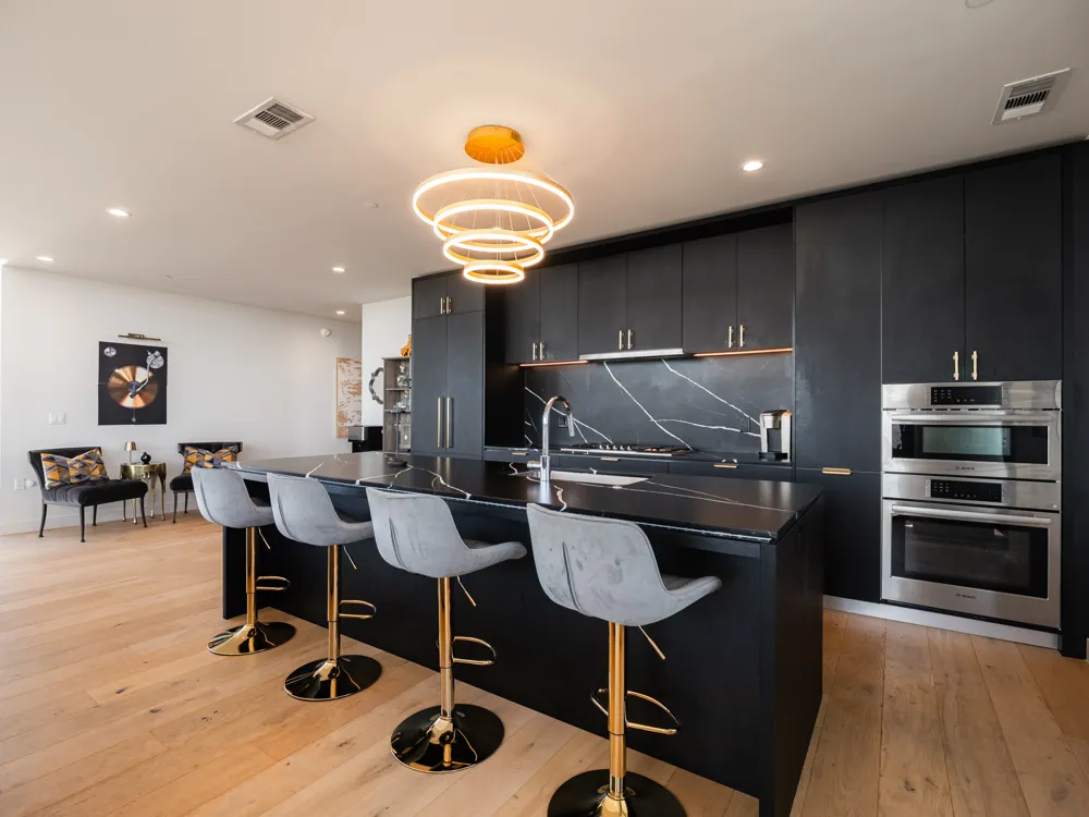 44 East Avenue #3707 Austin, TX 78701