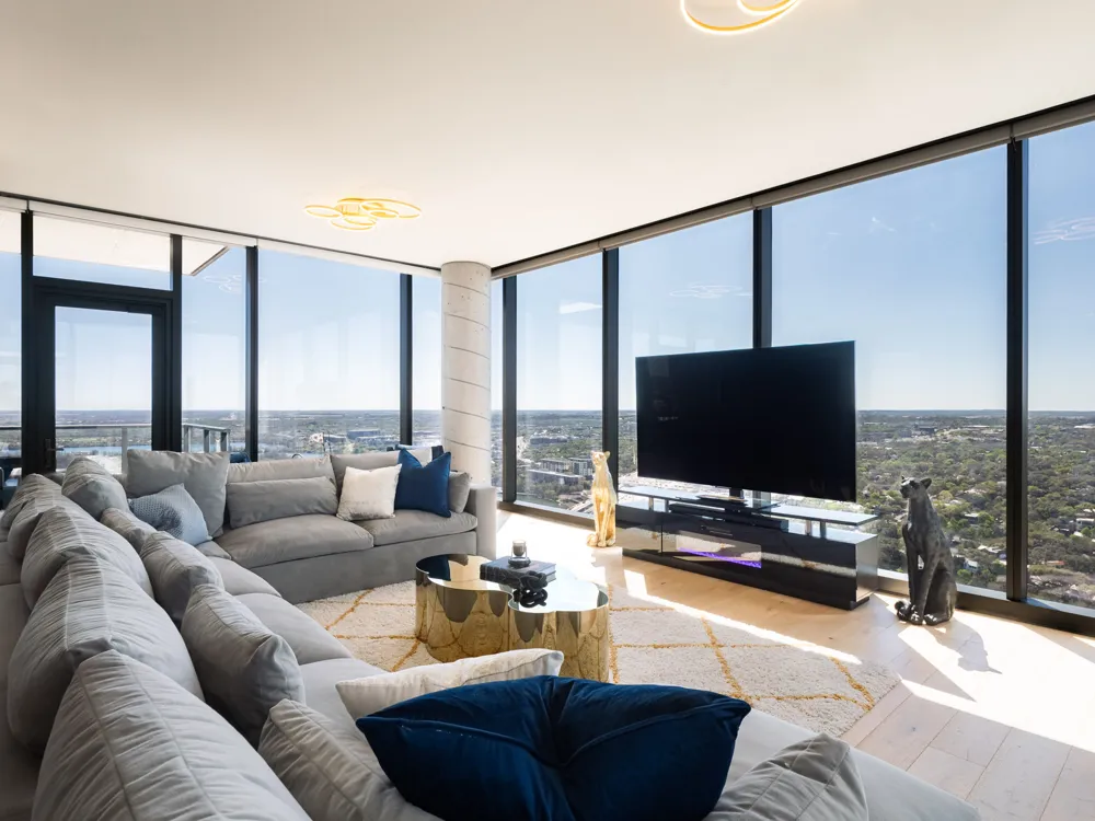 44 East Avenue #3707 Austin, TX 78701