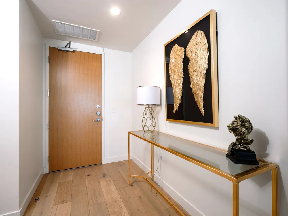 44 East Avenue #3707 Austin, TX 78701