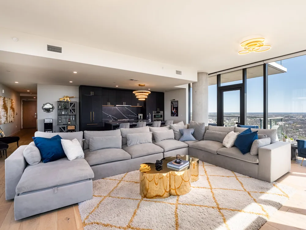 44 East Avenue #3707 Austin, TX 78701
