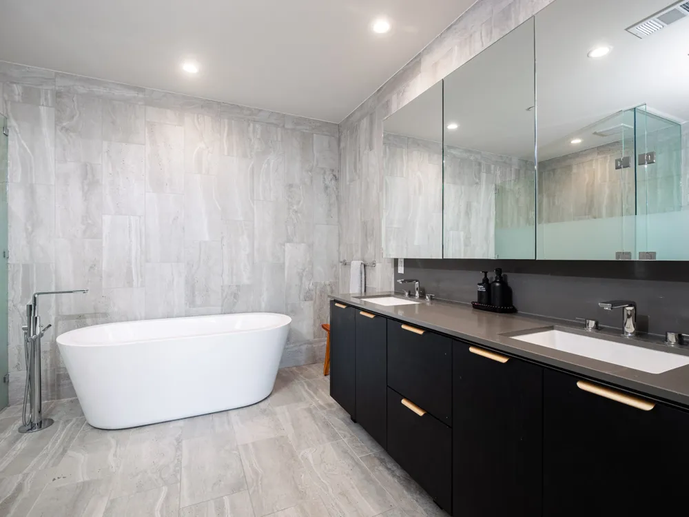 44 East Avenue #3707 Austin, TX 78701