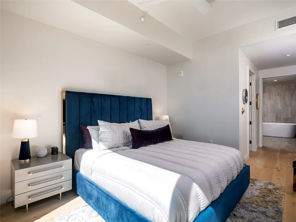 44 East Avenue #3707 Austin, TX 78701