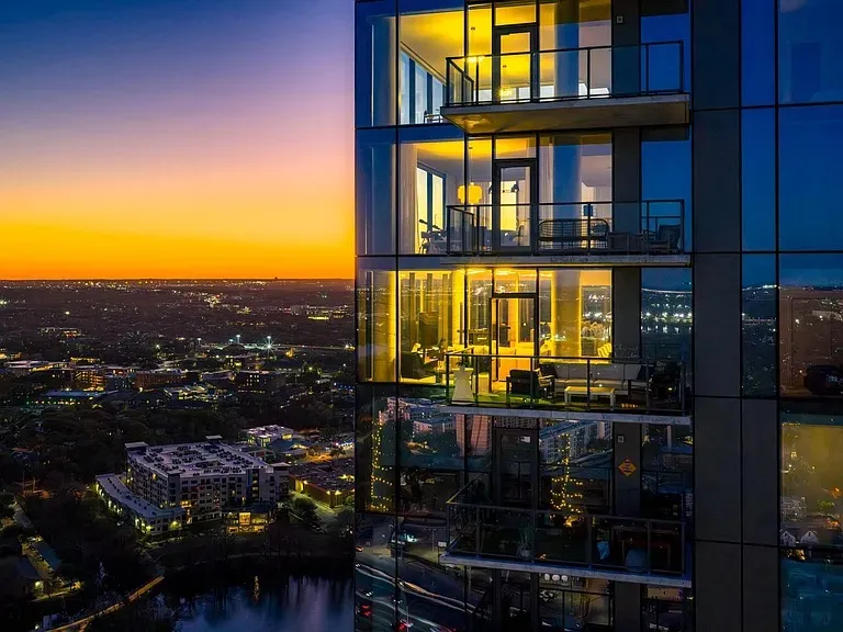 44 East Avenue #3707 Austin, TX 78701