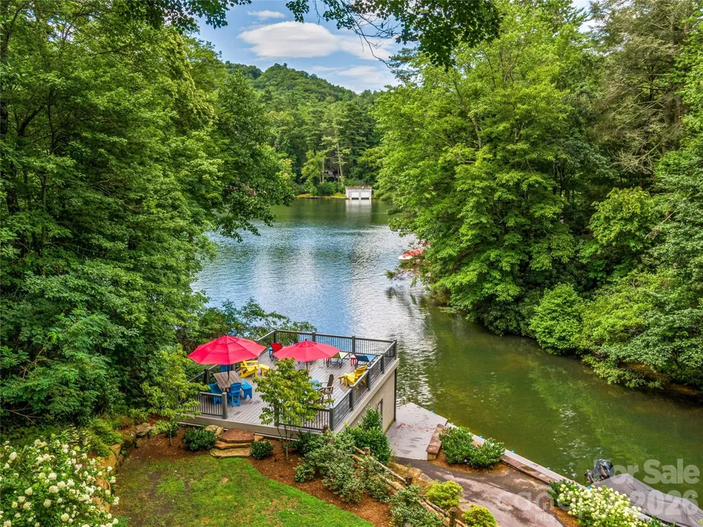 64 Bee Tree Way Lake Toxaway, NC 28747