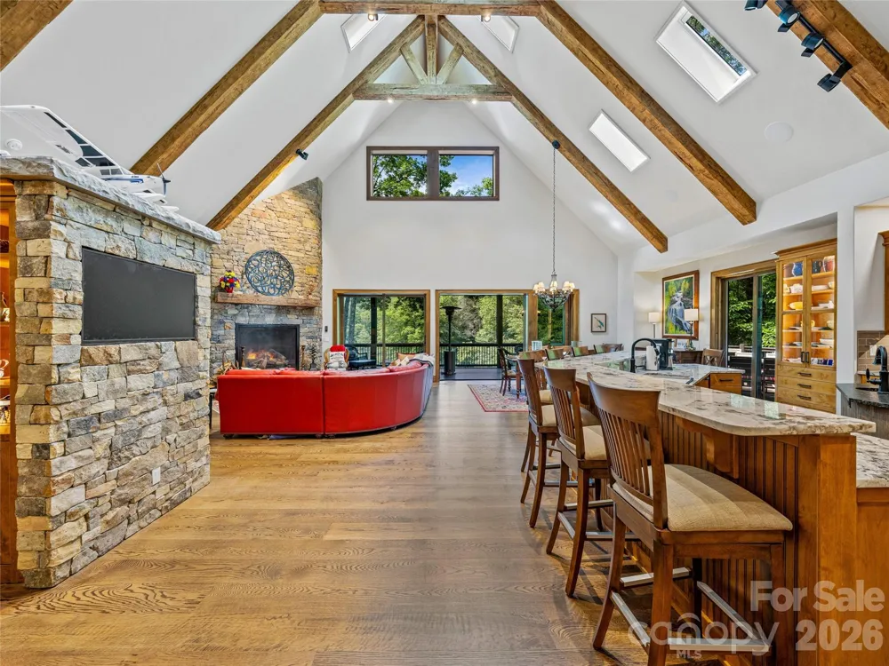 64 Bee Tree Way Lake Toxaway, NC 28747