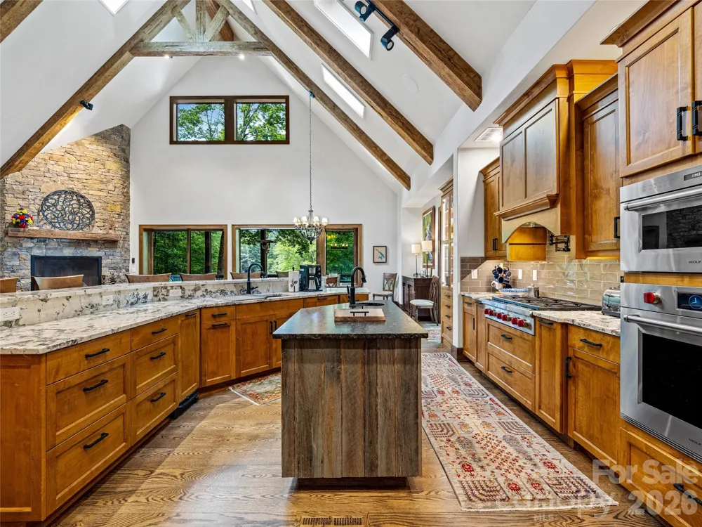 64 Bee Tree Way Lake Toxaway, NC 28747