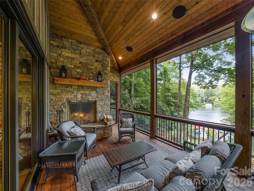 64 Bee Tree Way Lake Toxaway, NC 28747