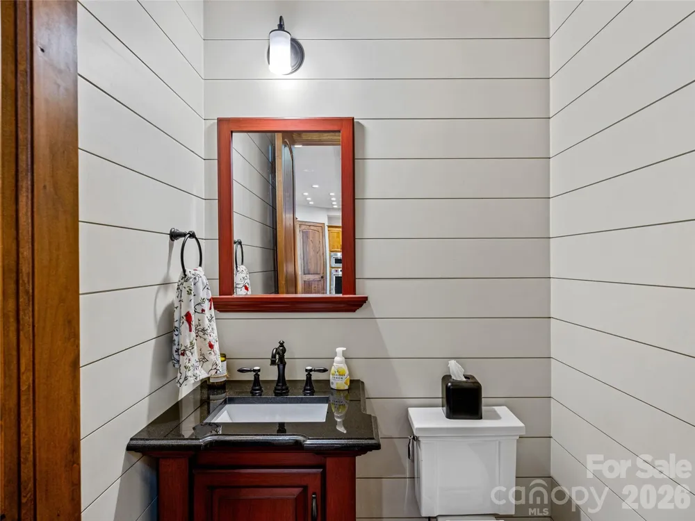 64 Bee Tree Way Lake Toxaway, NC 28747