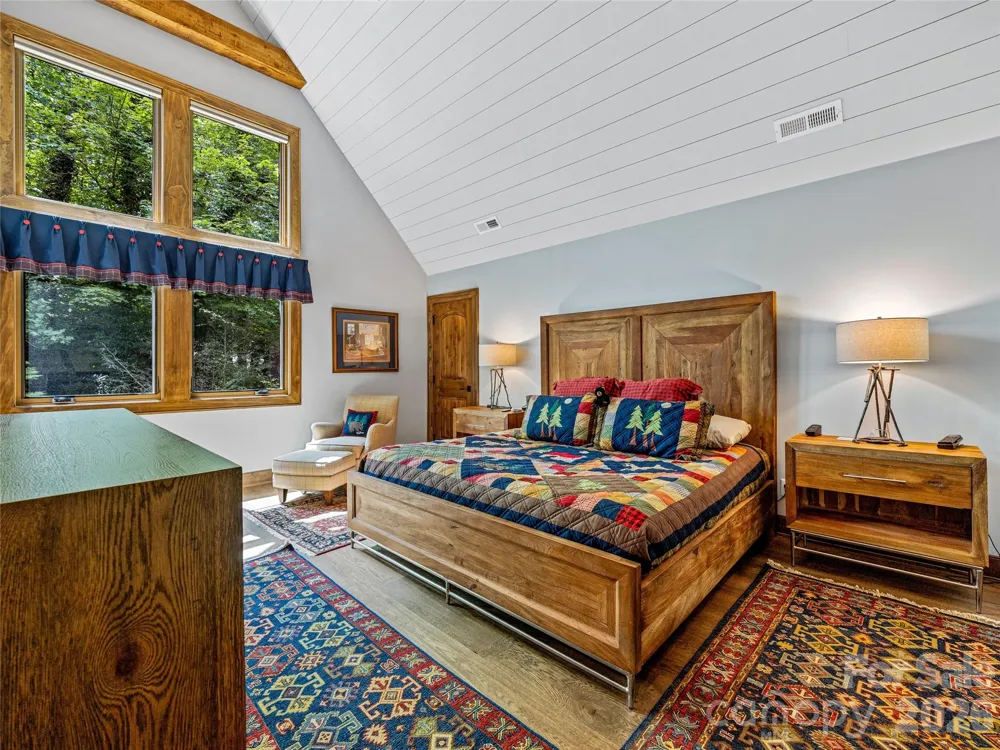 64 Bee Tree Way Lake Toxaway, NC 28747