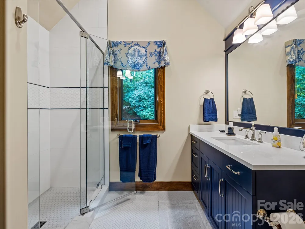 64 Bee Tree Way Lake Toxaway, NC 28747