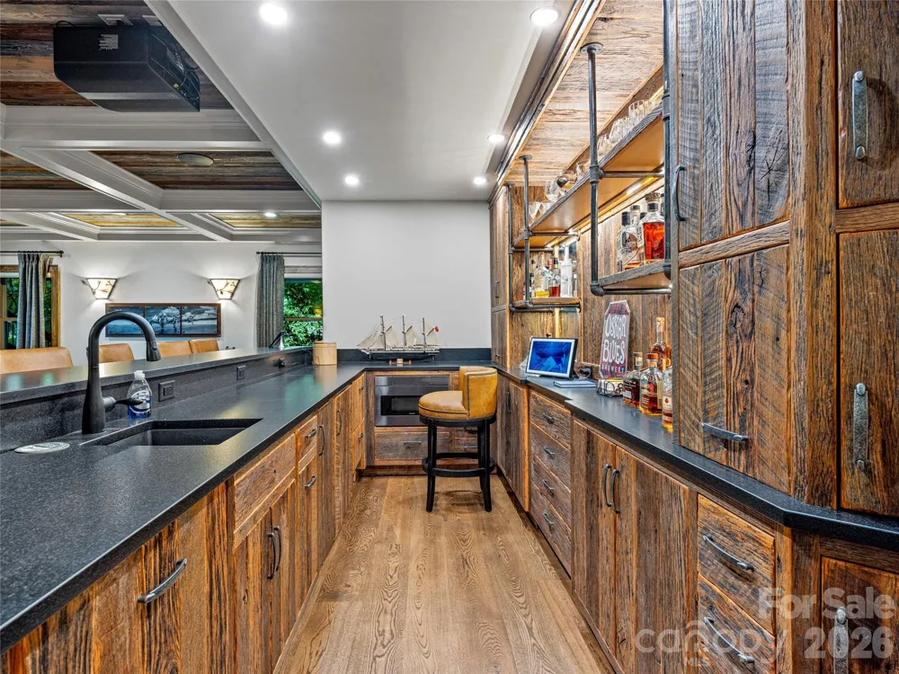 64 Bee Tree Way Lake Toxaway, NC 28747