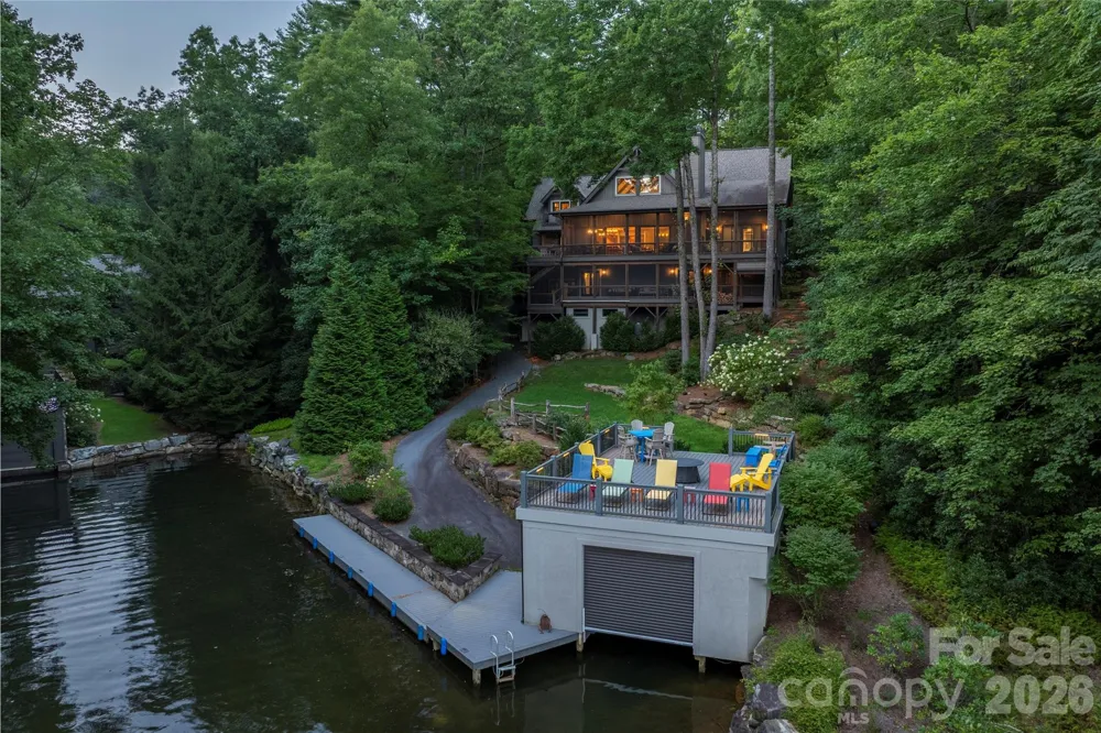 64 Bee Tree Way Lake Toxaway, NC 28747