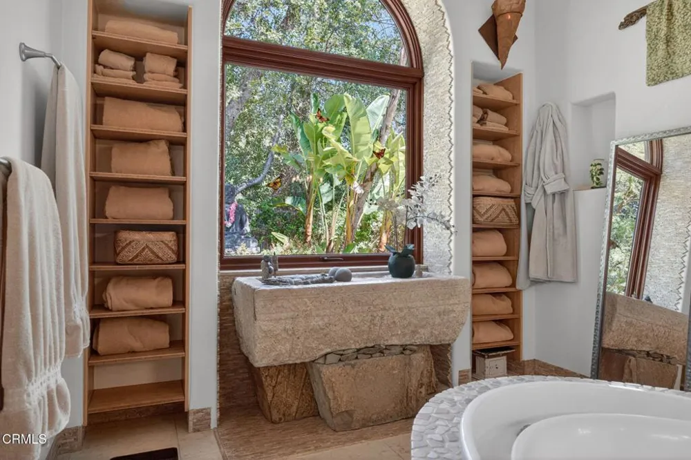 199 Fairview Road Ojai, CA 93023