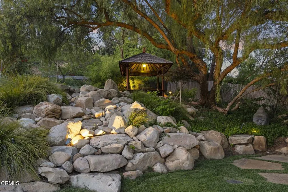 199 Fairview Road Ojai, CA 93023