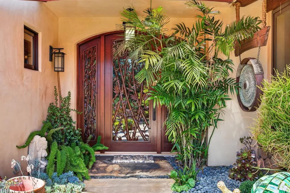 199 Fairview Road Ojai, CA 93023