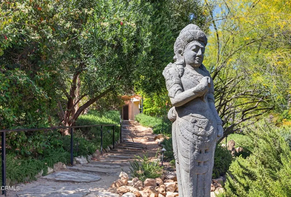 199 Fairview Road Ojai, CA 93023