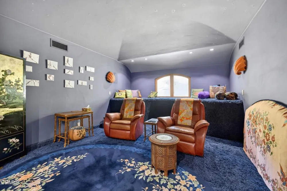 199 Fairview Road Ojai, CA 93023