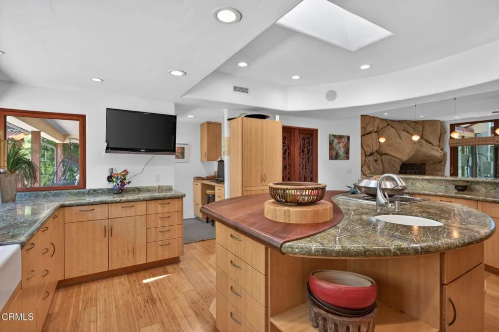199 Fairview Road Ojai, CA 93023