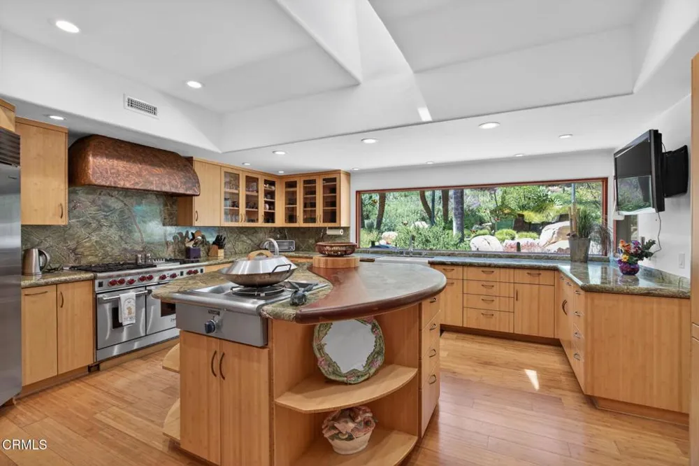 199 Fairview Road Ojai, CA 93023