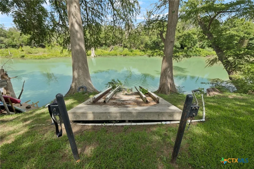 180 Wampum Way Seguin, TX 78155