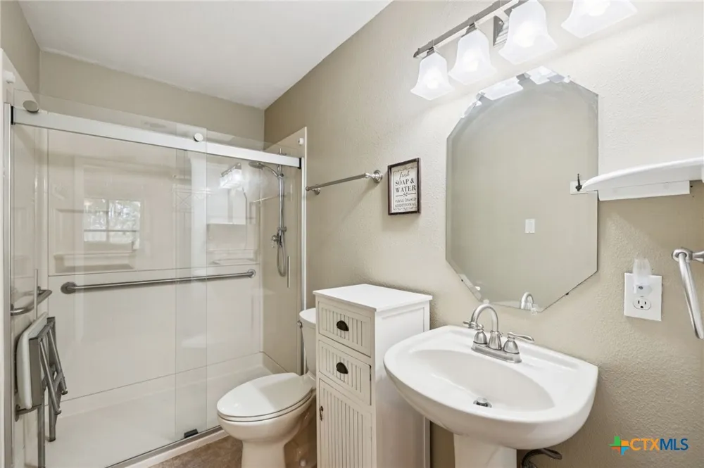 180 Wampum Way Seguin, TX 78155