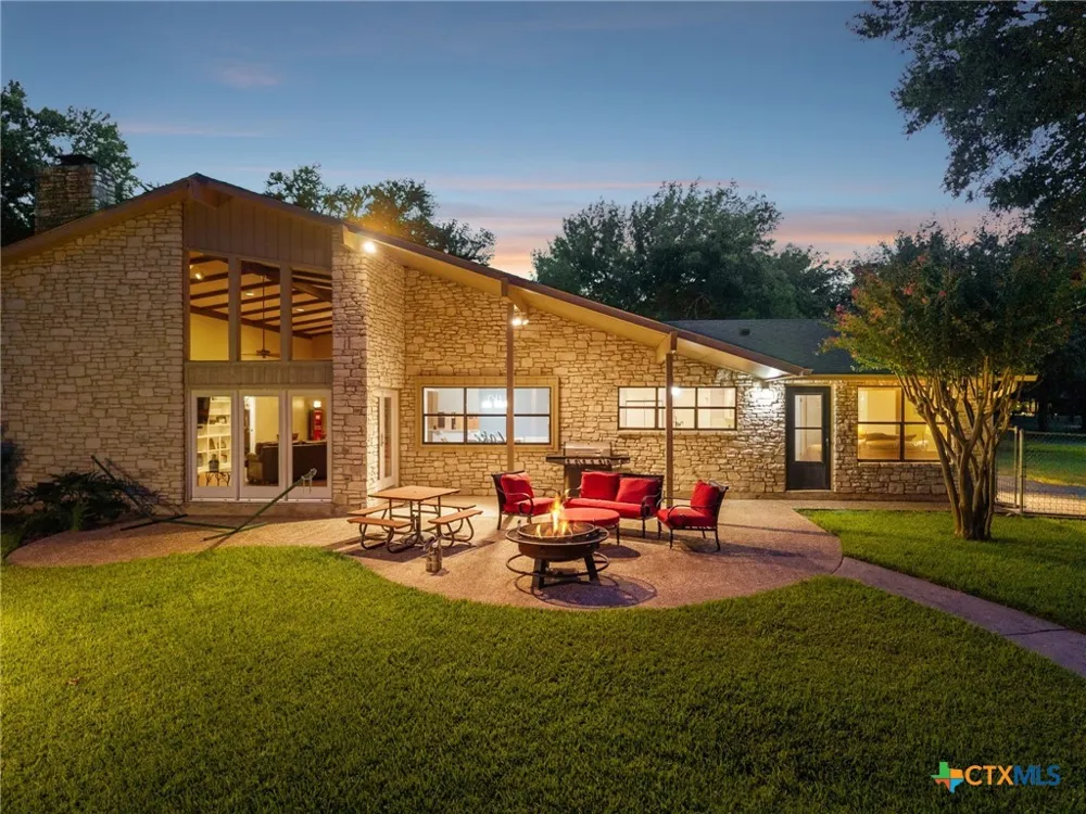 180 Wampum Way Seguin, TX 78155