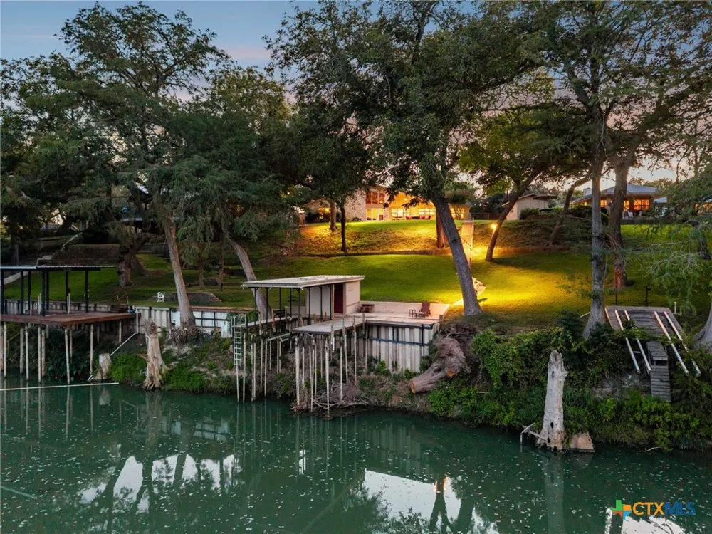 180 Wampum Way Seguin, TX 78155