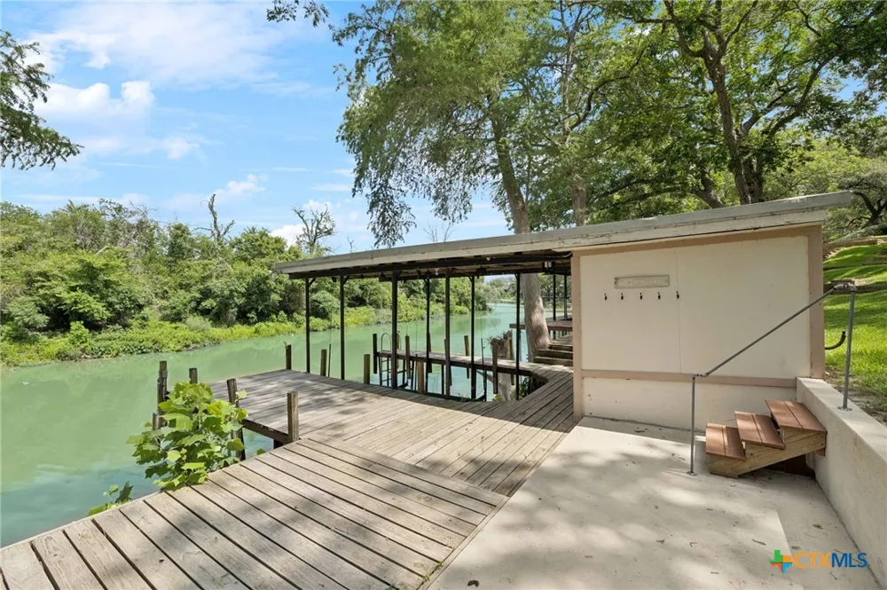 180 Wampum Way Seguin, TX 78155