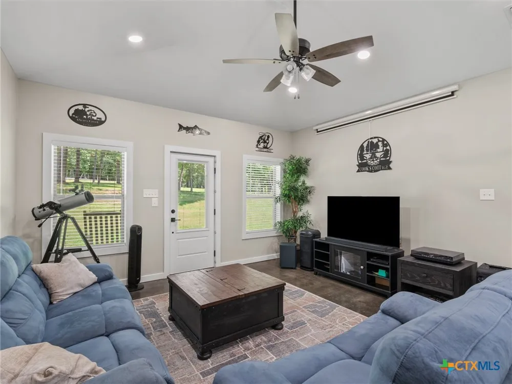 1386 Private Rd 1313 Centerville, TX 75833
