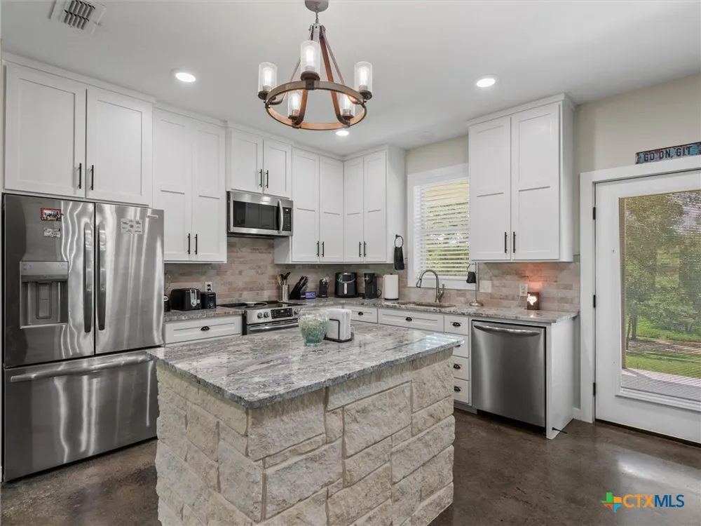 1386 Private Rd 1313 Centerville, TX 75833