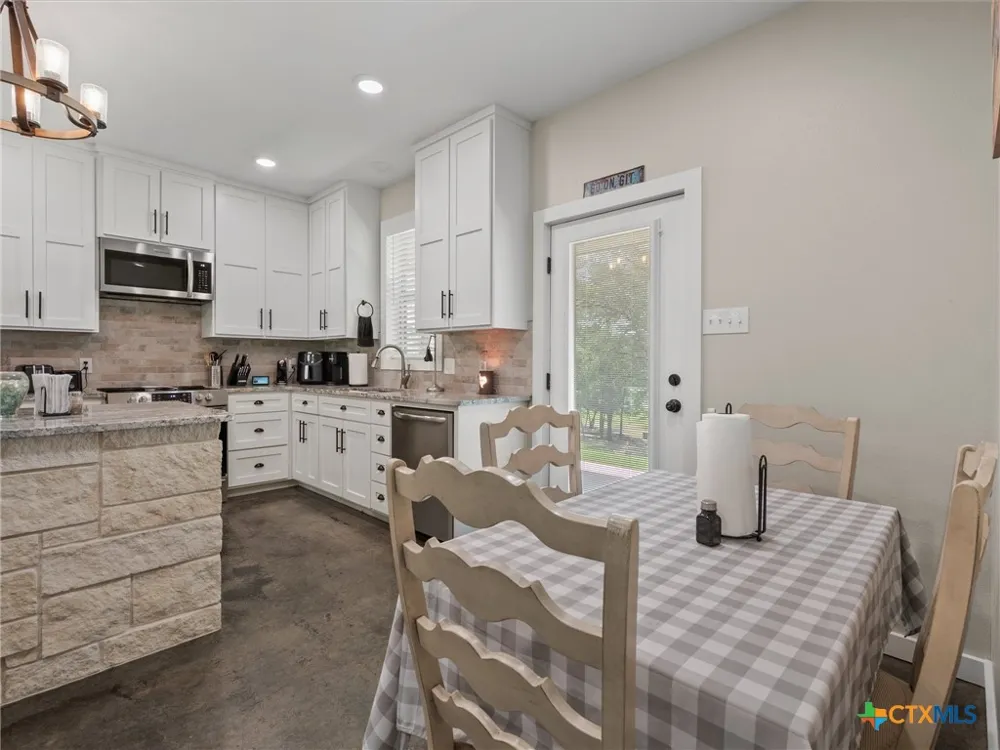 1386 Private Rd 1313 Centerville, TX 75833