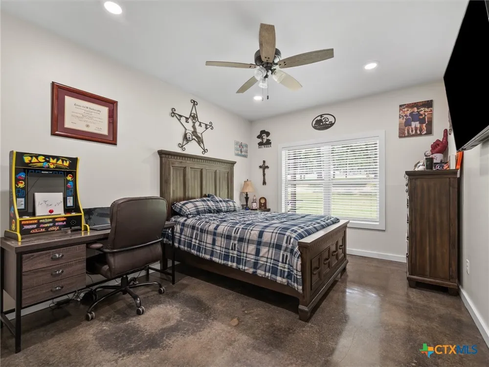 1386 Private Rd 1313 Centerville, TX 75833