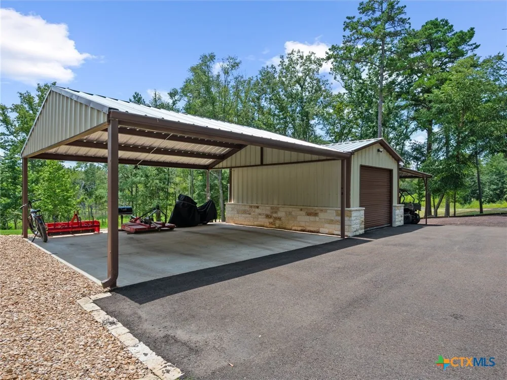 1386 Private Rd 1313 Centerville, TX 75833