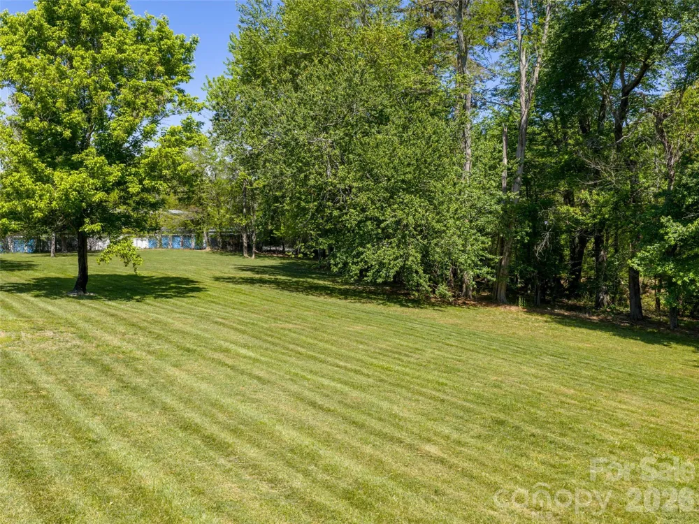 122 Glover Street Hendersonville, NC 28792