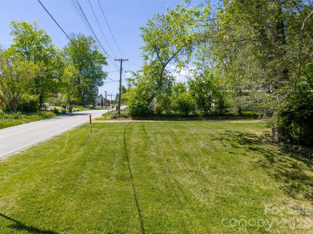 122 Glover Street Hendersonville, NC 28792
