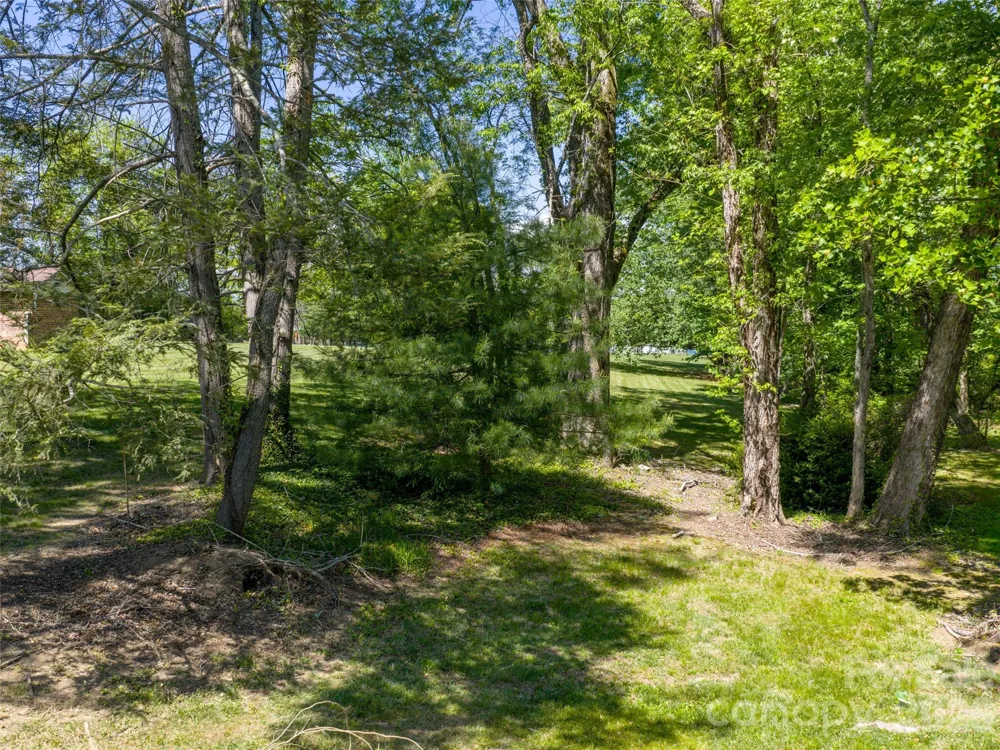 122 Glover Street Hendersonville, NC 28792