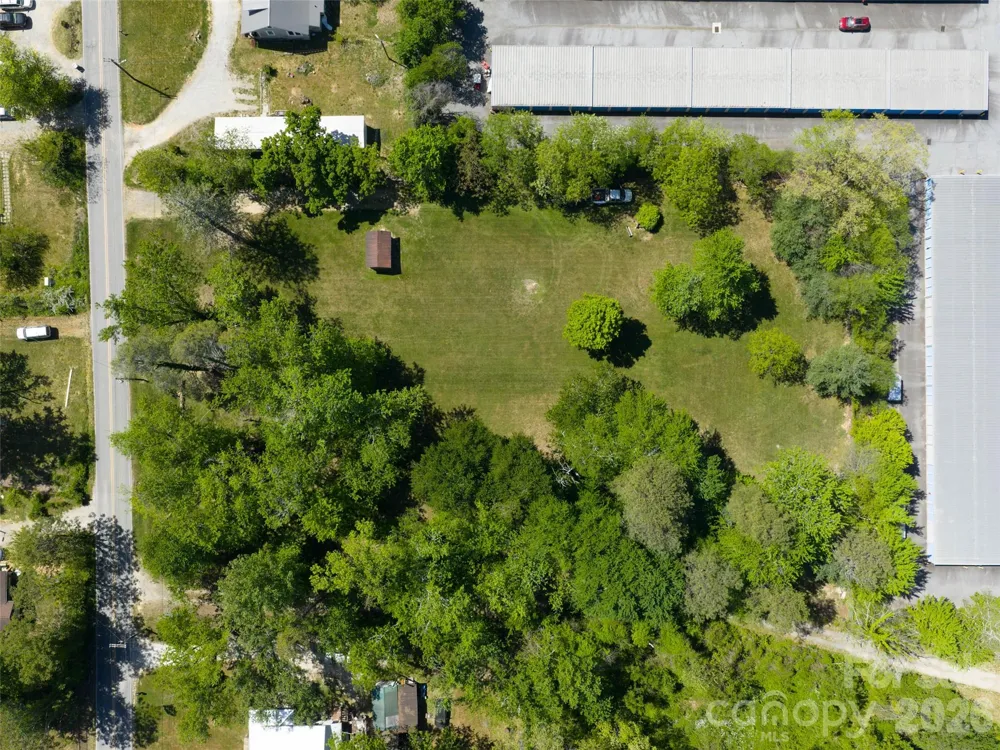122 Glover Street Hendersonville, NC 28792