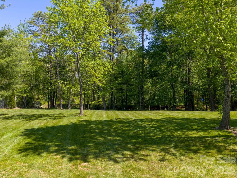 122 Glover Street Hendersonville, NC 28792