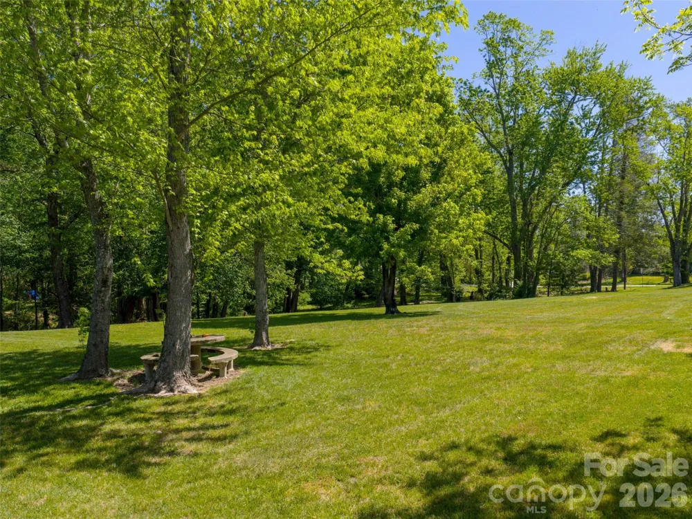 122 Glover Street Hendersonville, NC 28792