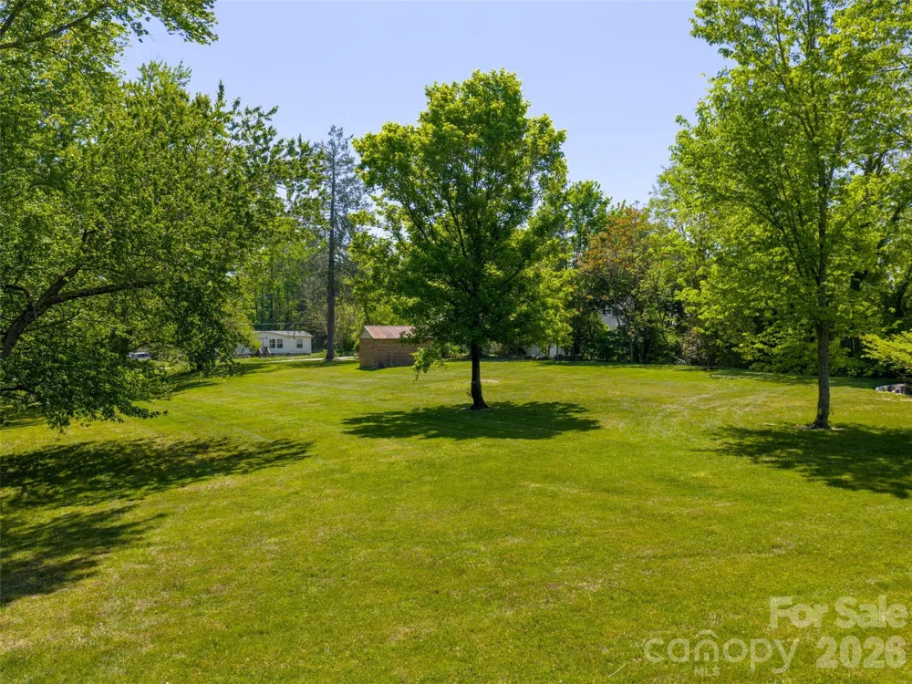 122 Glover Street Hendersonville, NC 28792