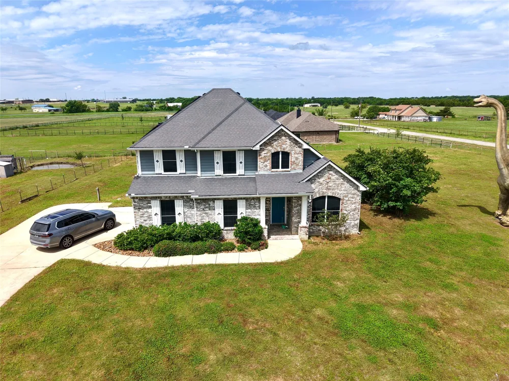 6080 County Road 939 Nevada, TX 75173