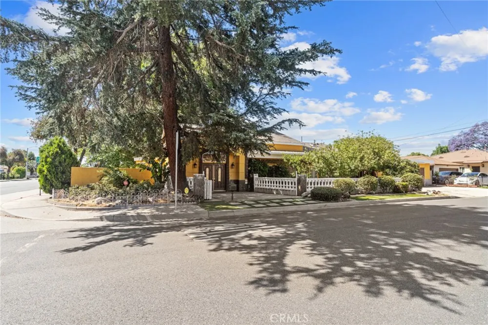 9588 Sparklett Street Temple City, CA 91780