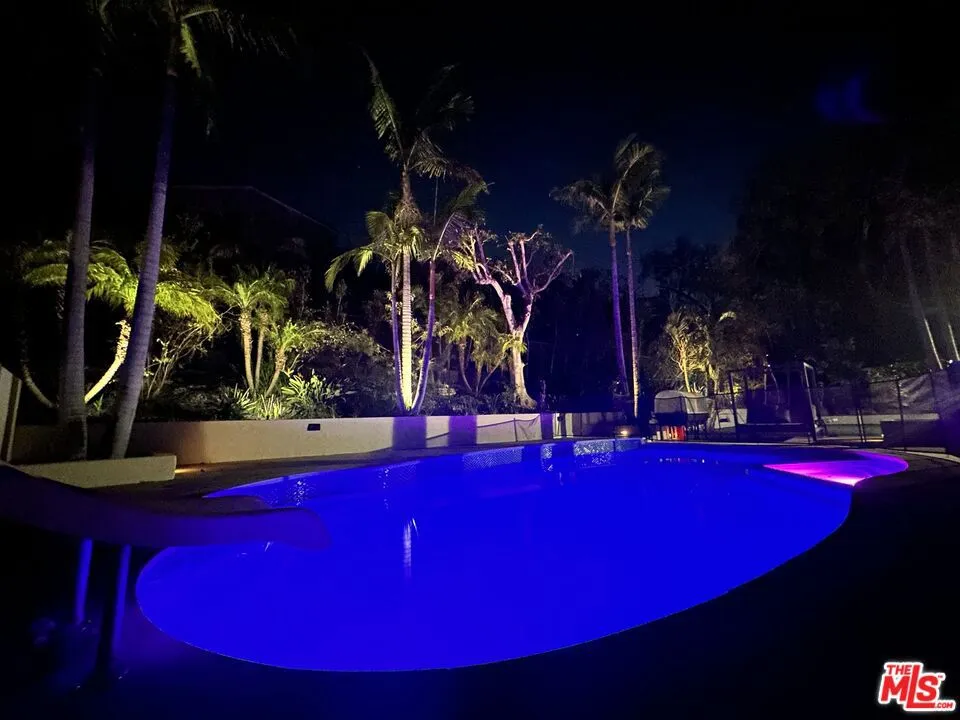 1341 Charmel Place Pacific Palisades, CA 90272