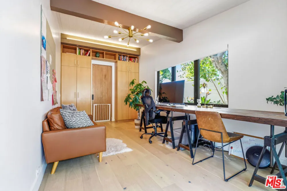1341 Charmel Place Pacific Palisades, CA 90272