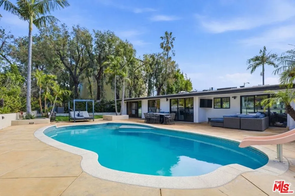 1341 Charmel Place Pacific Palisades, CA 90272