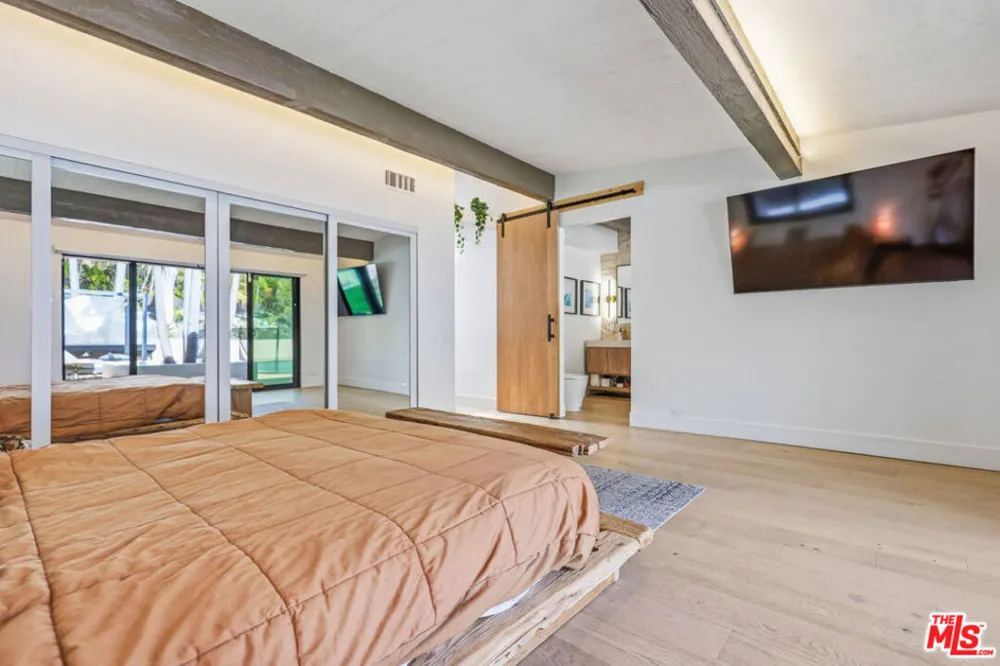 1341 Charmel Place Pacific Palisades, CA 90272