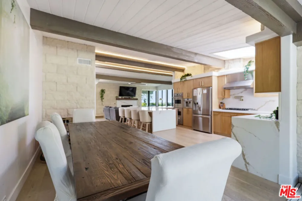 1341 Charmel Place Pacific Palisades, CA 90272
