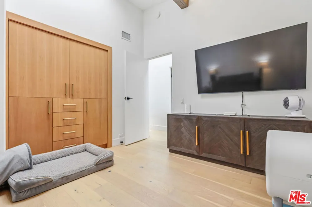 1341 Charmel Place Pacific Palisades, CA 90272