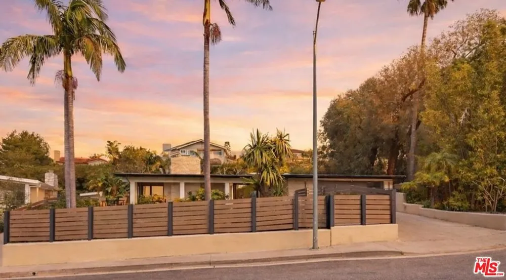 1341 Charmel Place Pacific Palisades, CA 90272
